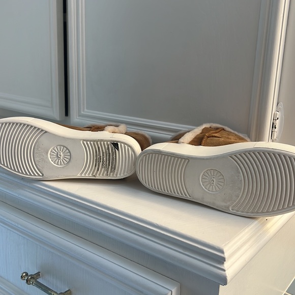 UGG Aika - Picture 4 of 4